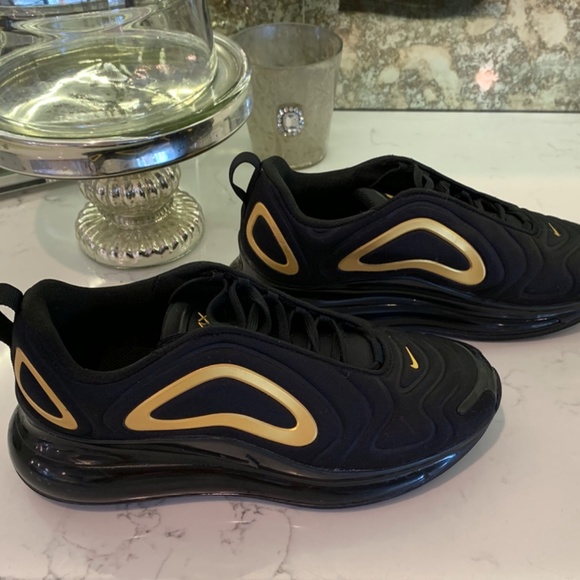 black and gold 720s